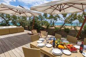 Villa, 3 Bedrooms | Terrace/patio