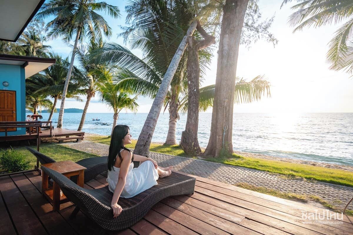 Beach front deluxe with Jacuzzi bathroom | Free WiFi