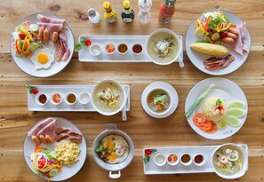 Petit déjeuner en libre-service compris tous les jours