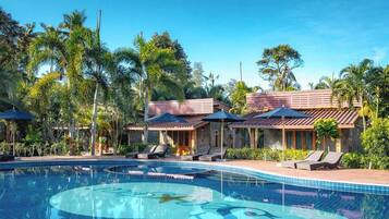 Coconut garden swimming pool | Fachada