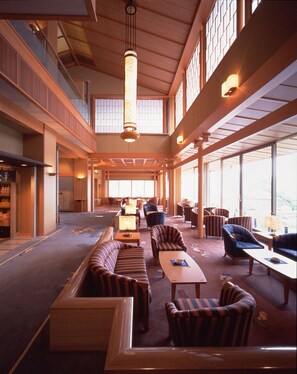 Lobby lounge - Seizan Yamato (Ito)