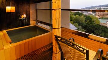 Minibar, in-room safe, individually decorated, individually furnished