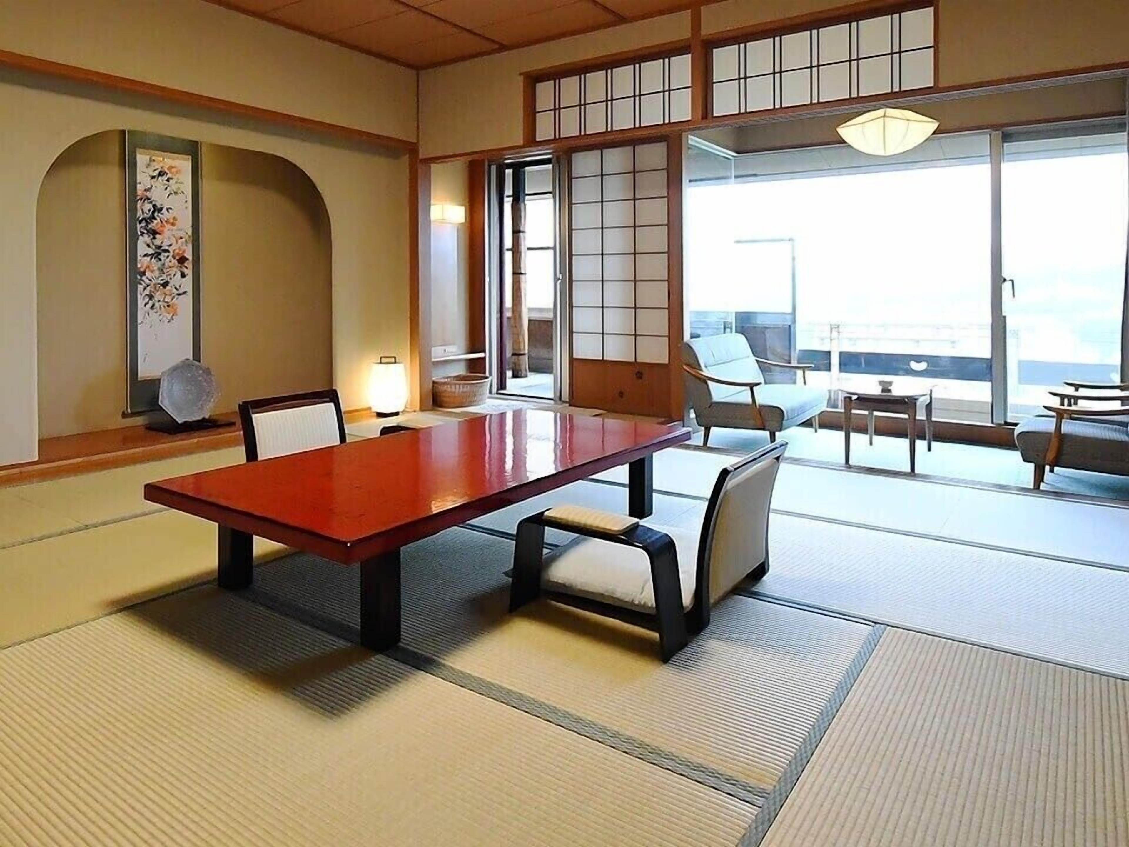 Premium-Zimmer, Mehrere Betten, Nichtraucher (Japanese, Openair Bath, inroom dining) | Minibar, Zimmersafe, individuell dekoriert, individuell eingerichtet