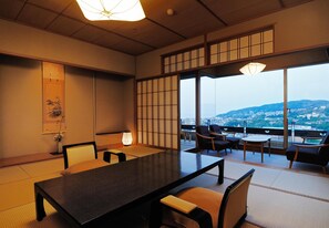 Habitación estándar, no fumadores (Japanese Style 2, with In-room Dining) | 1 dormitorio, minibar, caja fuerte y decoración individual