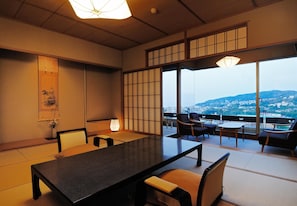 Standardzimmer, Nichtraucher (Japanese Style 2, with In-room Dining) | Minibar, Zimmersafe, individuell dekoriert, individuell eingerichtet