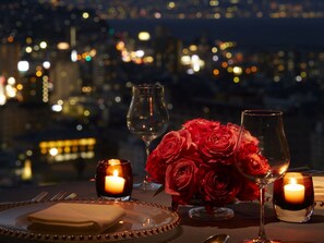 2 restaurants; breakfast, lunch and dinner served  - Hotel Nikko Oita Oasis Tower (Oita)
