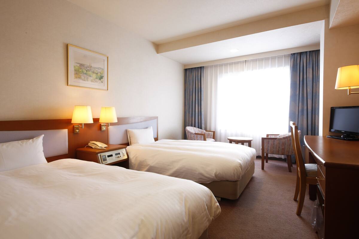 in-room safe, desk, soundproofing, iron/ironing board