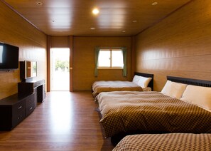 Family Room (six people) | Premium bedding, free WiFi, bed sheets - Kenting Dajianshan Wilderness Bungalow (Hengchun)