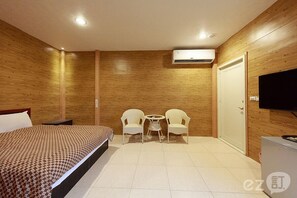 Elite Quadruple Room, 2 Double Beds | Premium bedding, free WiFi, bed sheets - Kenting Dajianshan Wilderness Bungalow (Hengchun)
