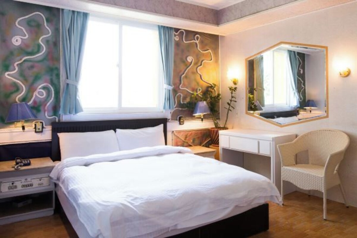 six people room