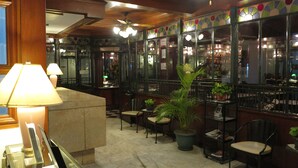 Lobby - Adriatico Arms Hotel (Manila)
