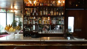 Bar (on property) - Adriatico Arms Hotel (Manila)