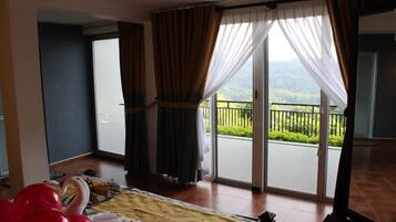 Deluxe Room, 1 Bedroom, Mountain View