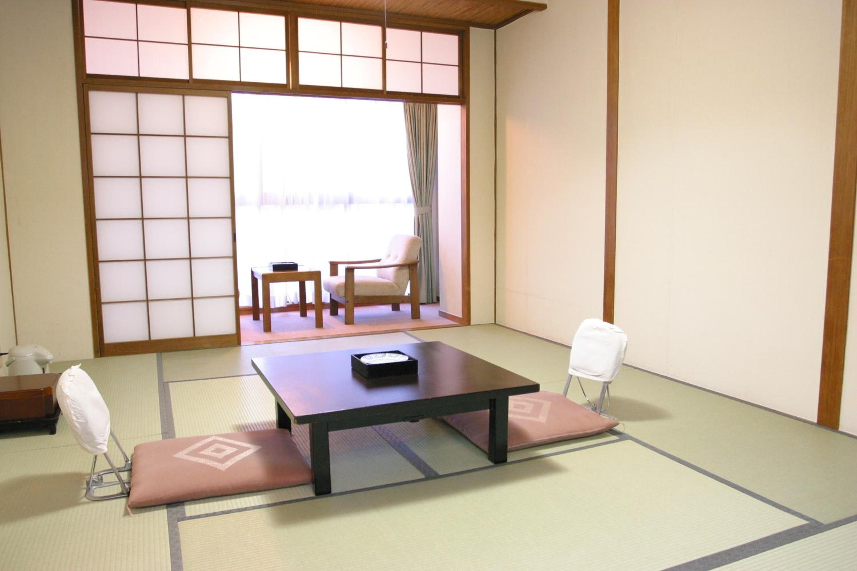 in-room safe, free wifi, bed sheets