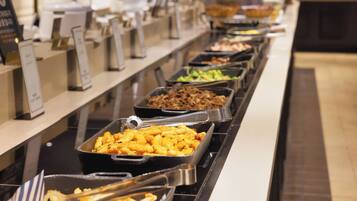 Desayuno buffet todos los días (con cargo)