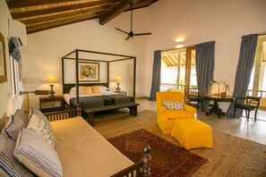 スイート | リビング エリア | 薄型テレビ、DVD プレーヤー