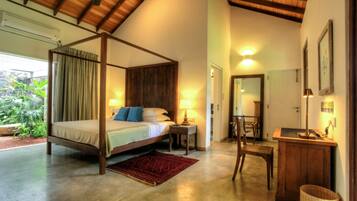 Garden Room | Premium bedding, in-room safe, desk, rollaway beds