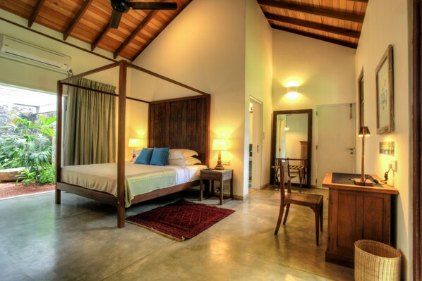 Garden Room | Premium bedding, in-room safe, desk, rollaway beds