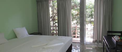 Luxury Double Room, 6 Bedrooms, River View | Premium bedding, desk