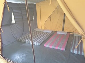 Barraca básica, 6 quartos, vista para o rio | Roupas de cama premium, escrivaninha