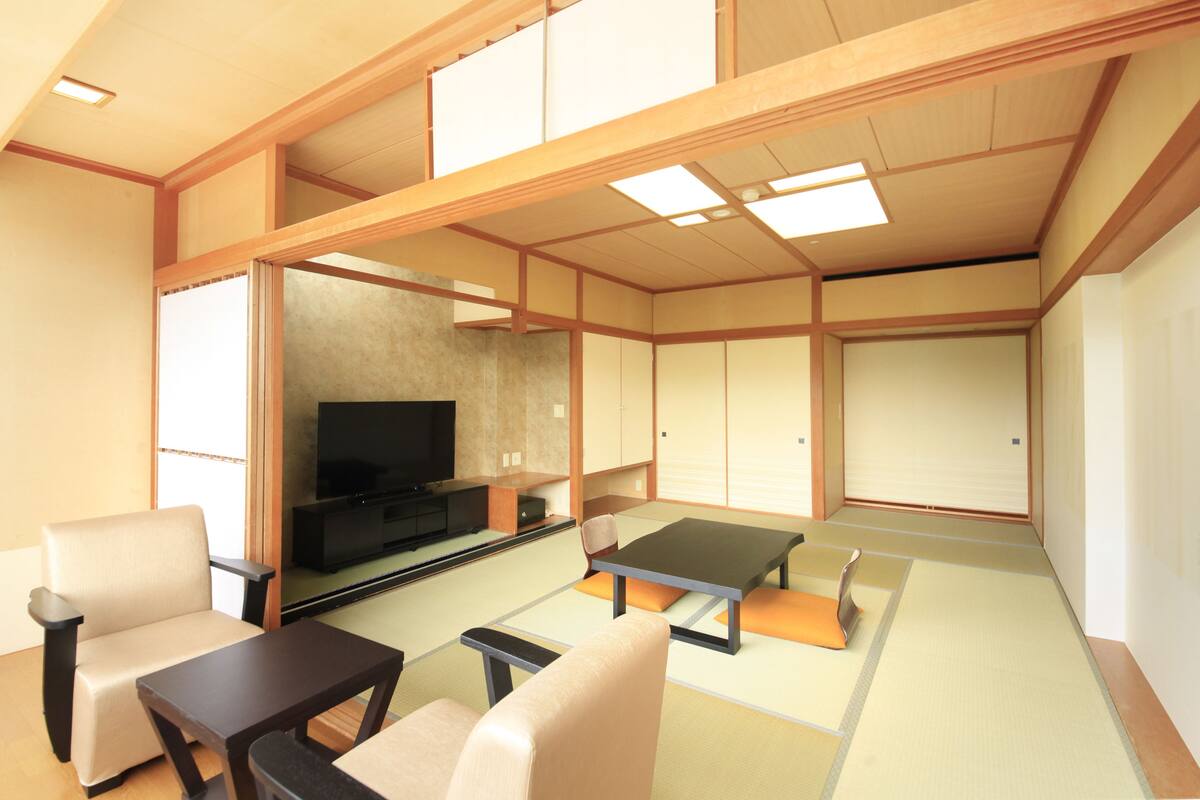 Japanese Style Room | In-room safe, free WiFi, bed sheets