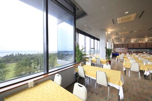 Sarapan prasmanan setiap hari (JPY 1760 per orang)