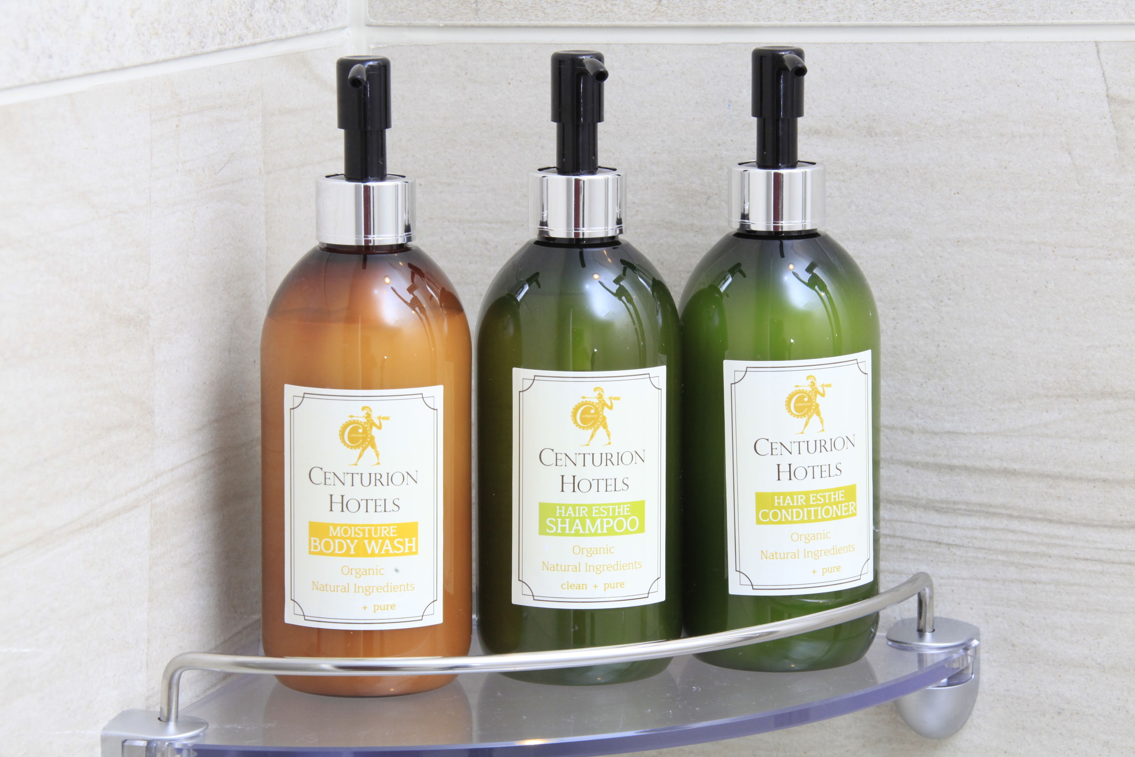 combined shower/bathtub, deep-soaking bathtub, free toiletries