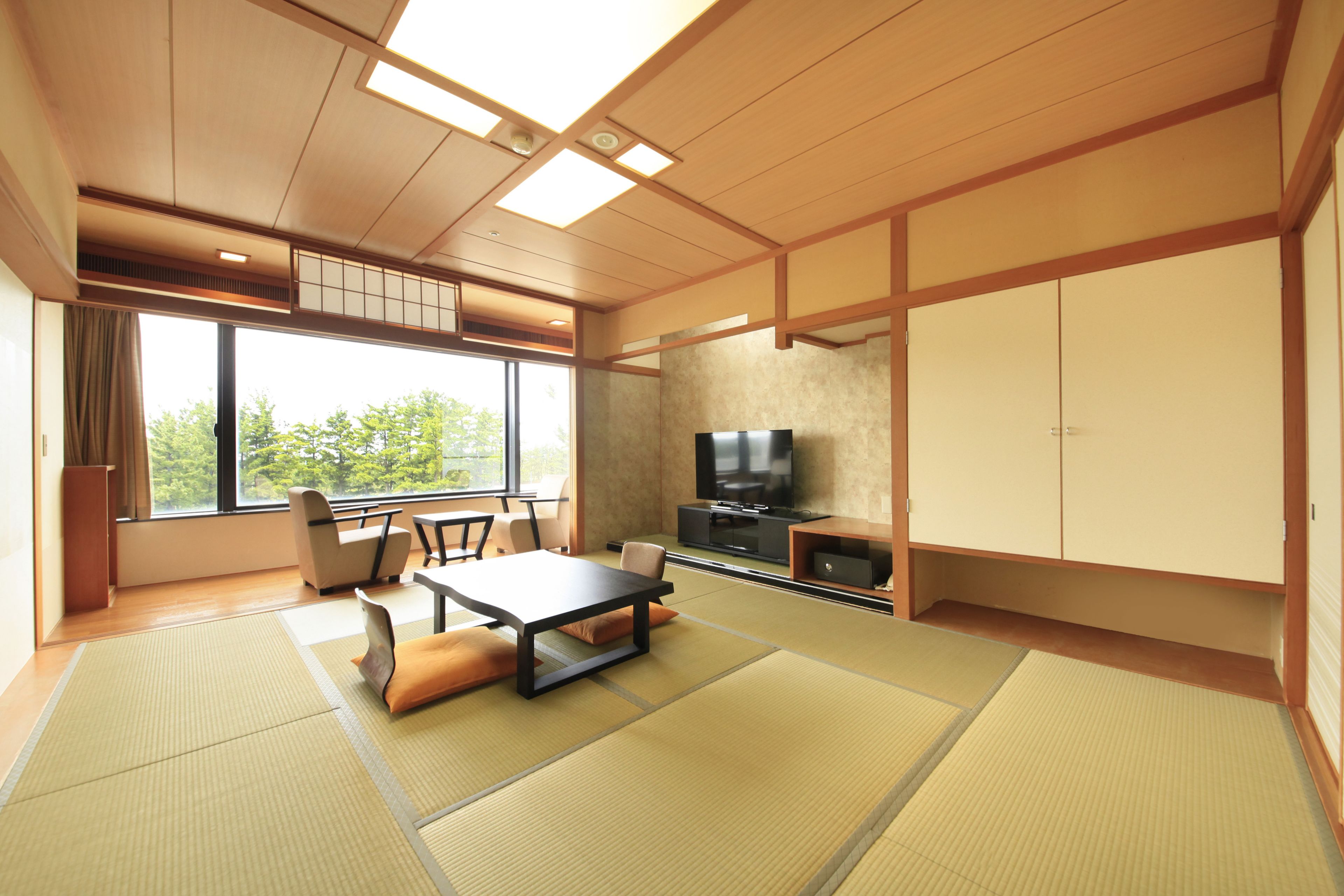 japanese style room | in-room safe, free wifi, bed sheets