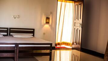 Deluxe Double Room, 4 Bedrooms, Smoking, Lagoon View | Desk, iron/ironing board, free WiFi