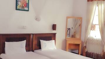 Deluxe Double Room, 4 Bedrooms, Smoking, Lagoon View | Desk, iron/ironing board, free WiFi