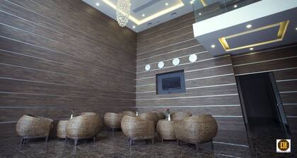 Elegant Hotel Pyi Thar Yar