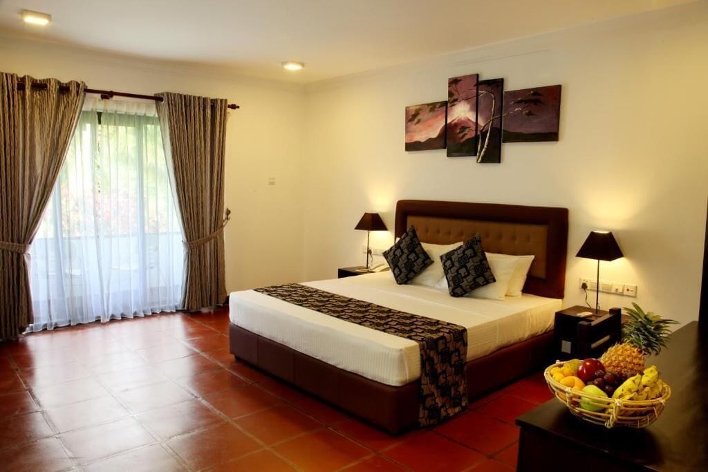 Superior Double Room with Complimentary Airport Transfer | Minibar, in-room safe, desk, soundproofing