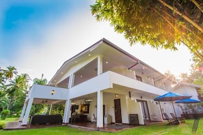 Quarto superior (Superior Double Room with Airport trs) | Frigobar, cofres nos quartos, escrivaninha, quartos à prova de som