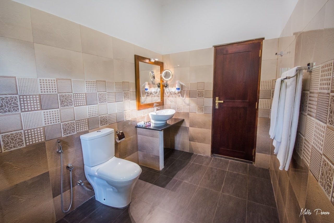 free toiletries, bidet, towels