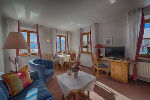 Flat-screen TV - Aparthotel Fackler (Tegernsee)