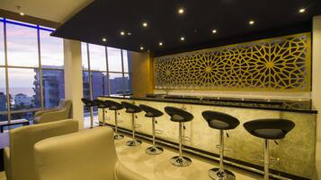 2 bars/lounges, poolside bar