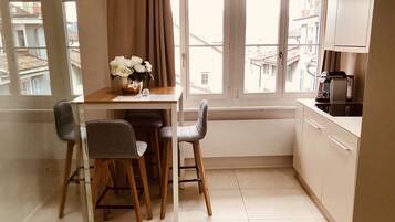 LÀgenhet - kök | Matservice pÄ rummet