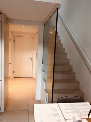 Apartment, Küche | Wohnbereich | Flachbildfernseher