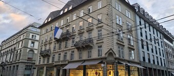 Top city center Lion Monument