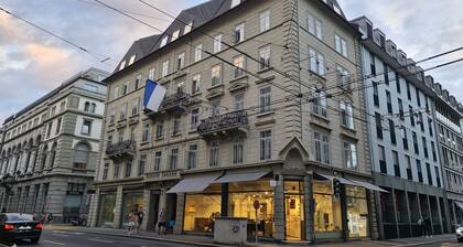 Top city center Lion Monument