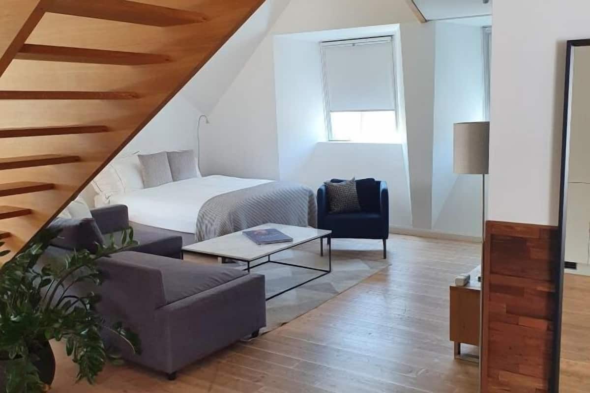 1 bedroom, minibar, desk, laptop workspace