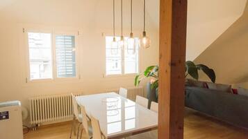 Appartement Ville, vue ville | 2 chambres, minibar, espace de travail pour ordinateur portable