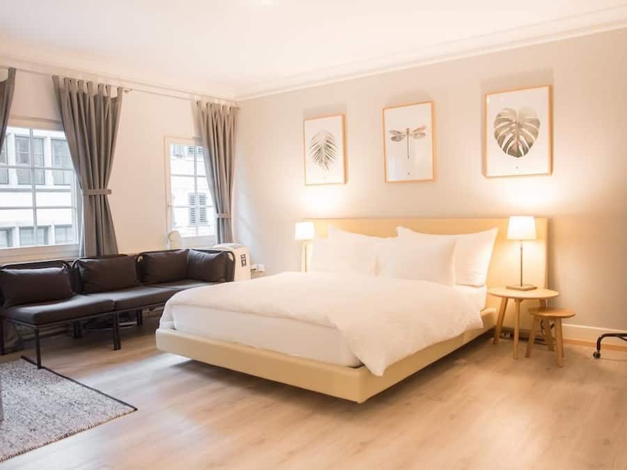 Studio, kitchenette, uitzicht op stad | Een strijkplank/strijkijzer, gratis wifi, beddengoed