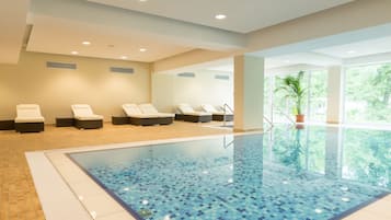 Indoor pool, sun loungers