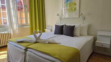 Habitación doble | Escritorio, sistema de insonorización, wifi gratis y ropa de cama