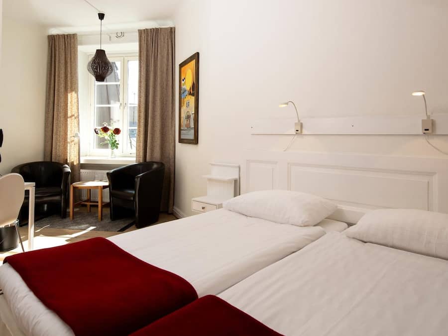 Desk, soundproofing, cribs/infant beds, rollaway beds