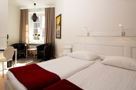 办公桌、隔音、婴儿床、折叠床/加床(额外收费)