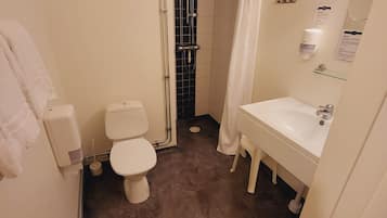 Double Room | Bathroom