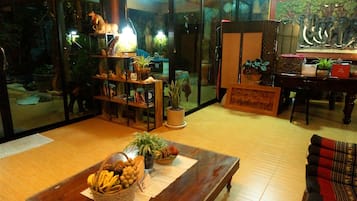 Check-in/check-out kiosk