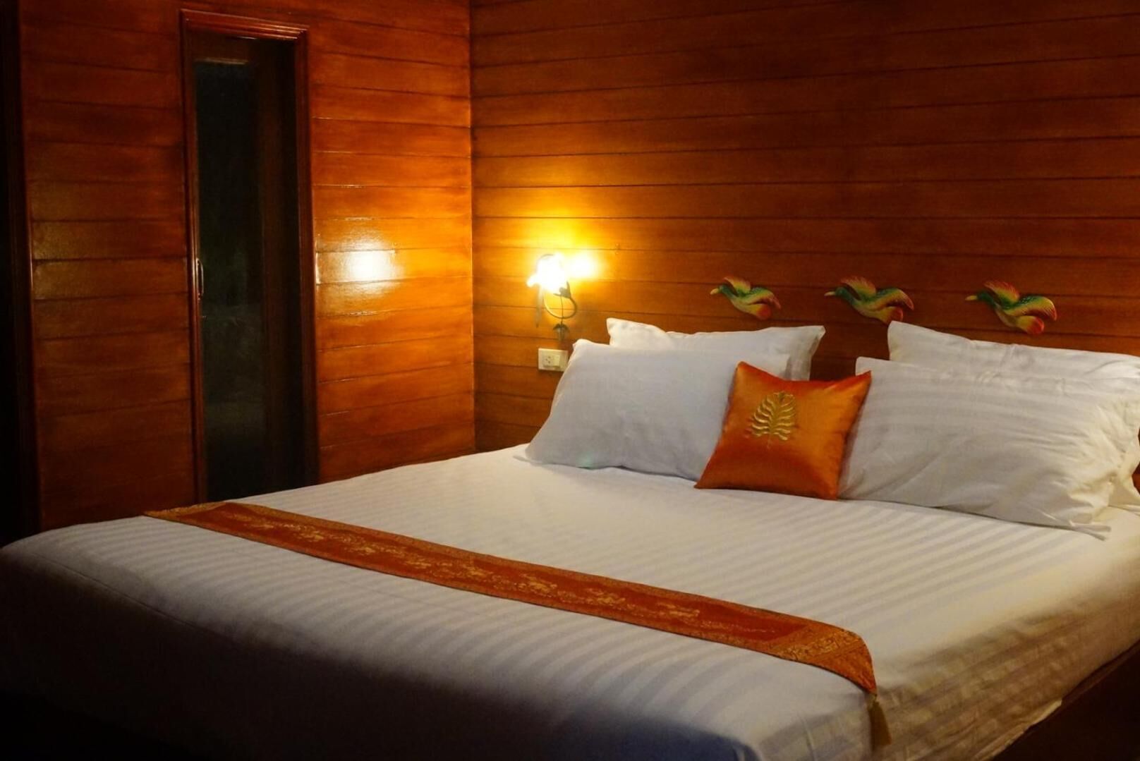 minibar, in-room safe, desk, blackout curtains